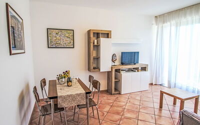 Accommodation:&nbsp;Euroville 633.9