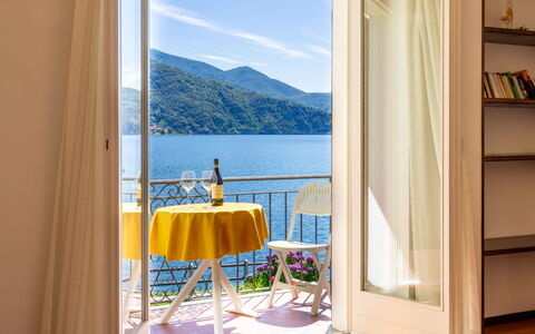 Al Lago: Room, Property, Yellow, Furniture, Window, Interior Design, Curtain, House, Door, Suite