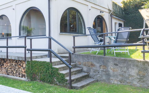 Giulietta: Property, Plant, Stairs, Architecture, Shade, Grass, Line, Wall, Public Space, Chair