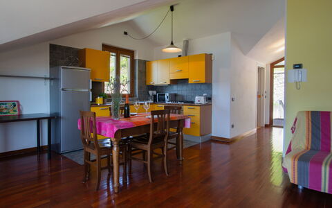 La Becca: Room, Property, Floor, Building, Furniture, Wood Flooring, Hardwood, Laminate Flooring, Dining Room, Interior Design