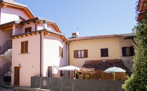 Domaso 644: Property, House, Residential Area, Building, Neighbourhood, Town, Home, Architecture, Real Estate, Wall