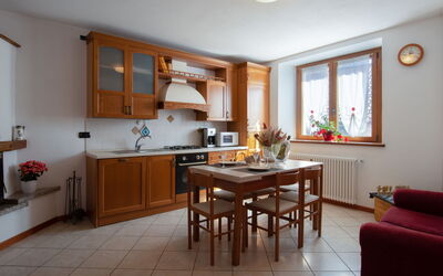 Laura (Dma320) 644.1: Room, Furniture, Property, Building, Interior Design, Kitchen, Floor, Ceiling, House, Cabinetry
