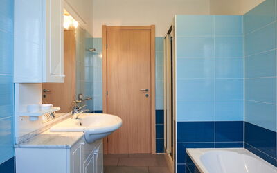 Accommodation:&nbsp;Aurora (Dma331) 645.2