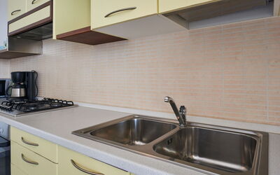 Accommodation:&nbsp;Aurora (Dma330) 645.1