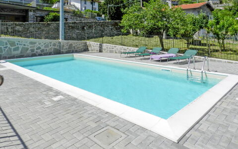 Azalea (Gla103): Swimming Pool, Property, Leisure, Grass, Rectangle, Tile, Real Estate, Building, House, Composite Material