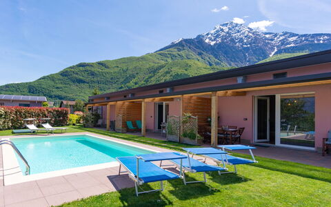 Colico 624: Water, Sky, Plant, Building, Cloud, Mountain, Property, Furniture, Swimming Pool, Nature