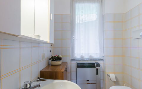 Varenna 618: Tap, Sink, Plumbing Fixture, Property, Bathroom Cabinet, White, Bathroom Sink, Bathroom, Purple