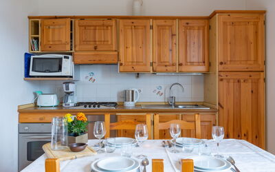Accommodation:&nbsp;Ronco (Vna216) 618.2