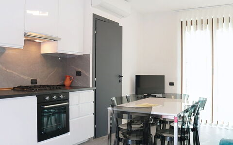 Accommodation:&nbsp;Sole del Garda 718.4