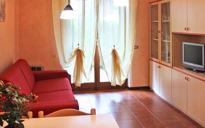 Sole del Garda 718.5: Room, Property, Furniture, Floor, Interior Design, Living Room, Building, Hardwood, Wall, House