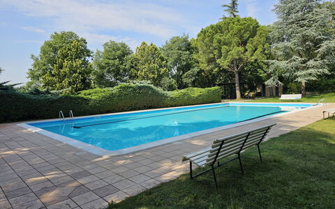 Le Tende: Water, Sky, Daytime, Cloud, Plant, Swimming Pool, Azure, Shade, Rectangle, Tree