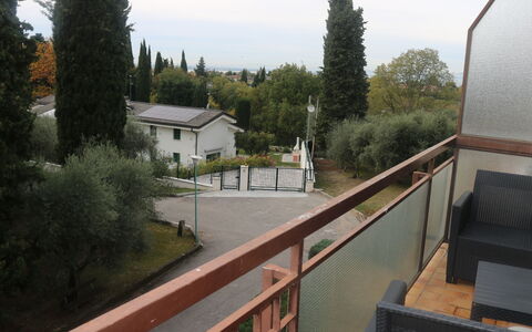 Le Tende: Plant, Building, Sky, Window, Tree, Land Lot, House, Urban Design, Residential Area, Real Estate