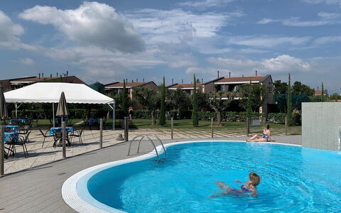 Moniga del Garda 654: Water, Cloud, Sky, Property, Swimming Pool, Azure, Body Of Water, Leisure, Aqua, Fun