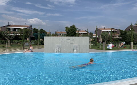 Moniga del Garda 654: Water, Cloud, Swimming Pool, Sky, Azure, Leisure, Aqua, Composite Material, Fun, Rectangle