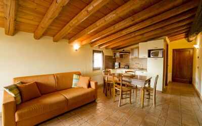 Accommodation:&nbsp;Borgo Alba Chiara 608.2