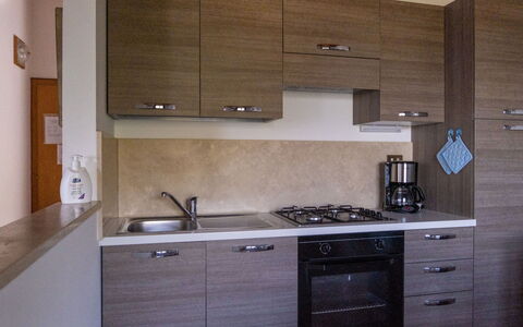 Brenzone 653: Brown, Cabinetry, Countertop, Kitchen Sink, Property, Sink, Building, Tap, White, Kitchen