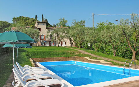 Garda 625: Water, Sky, Property, Swimming Pool, Plant, Azure, Building, Nature, Shade, Rectangle