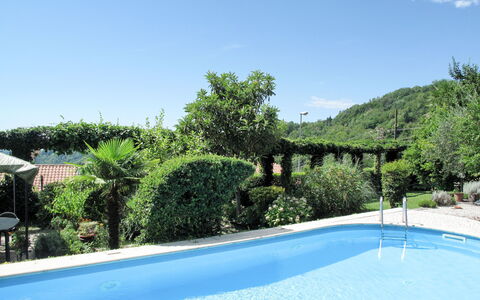 Anduins 601: Water, Plant, Sky, Swimming Pool, Cloud, Azure, Building, Tree, Shade, Natural Landscape