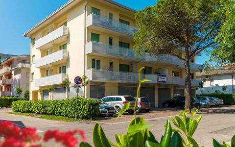 Bibione 622: Property, Building, Residential Area, Apartment, Neighbourhood, Real Estate, Mixed-Use, House, Home, Town