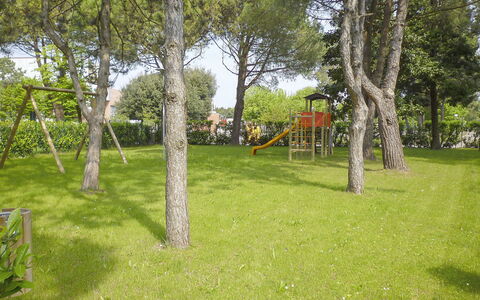 Bibione 629: Tree, Property, Green, Grass, Land Lot, Natural Landscape, Natural Environment, Lawn, Nature Reserve, Real Estate