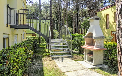 Bibione 752: Plant, Building, Property, Botany, Tree, Vegetation, Land Lot, Stairs, House, Cottage