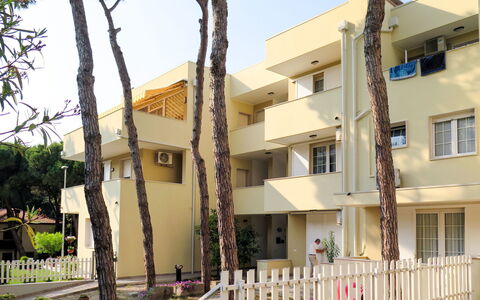 Rosolina Mare 648: Apartment, Condominium, Balcony, Shade, Hotel, Hacienda