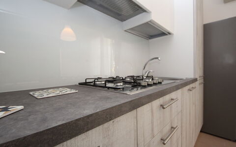Rosolina Mare 648: Cabinetry, Tap, Building, Sink, Countertop, Wood, Kitchen Sink, Interior Design, Kitchen, Kitchen Stove