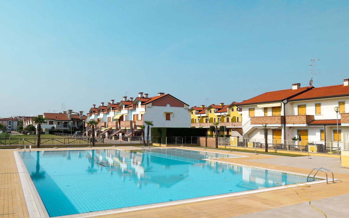 Accommodation:&nbsp;Solmare 651.8