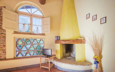 Le Fornaci 657.3: Property, Wood, Azure, Interior Design, Building, Window, Flooring, Floor, Lamp, Living Room