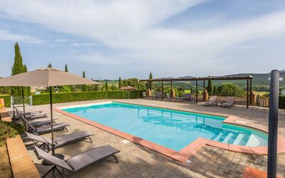 Montecatini Val Di Cecina 626: Water, Sky, Cloud, Plant, Property, Swimming Pool, Azure, Building, Outdoor Furniture, Shade