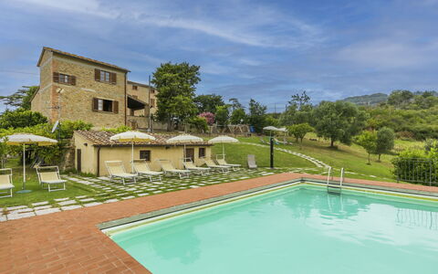 Volterra 647: Water, Sky, Plant, Cloud, Property, Building, Swimming Pool, Azure, Tree, Window