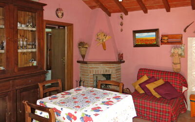 Accommodation:&nbsp;Castagni i (Oct100) 636.1