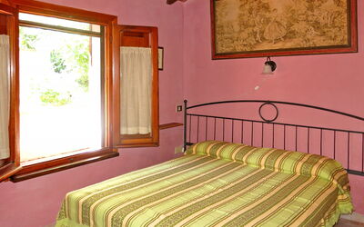 Accommodation:&nbsp;Castagni i (Oct100) 636.1
