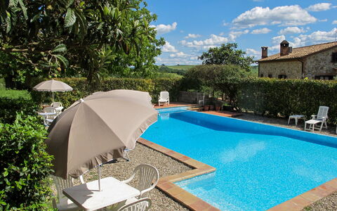 Castellina in Chianti 618: Water, Plant, Property, Cloud, Sky, Swimming Pool, Building, Shade, Tree, Umbrella
