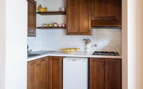 Dicomano 612: Brown, Cabinetry, Countertop, Property, Furniture, Sink, Building, Wood, Kitchen, Kitchen Sink
