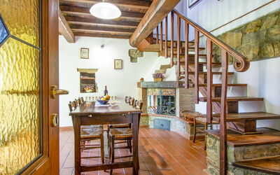 Il Casellino 608.1: Property, Wood, Picture Frame, Stairs, Shelf, Interior Design, Living Room, Floor, Table, Hardwood