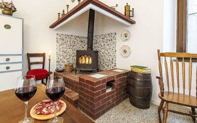 Accommodation:&nbsp;I Cipressi 631.4