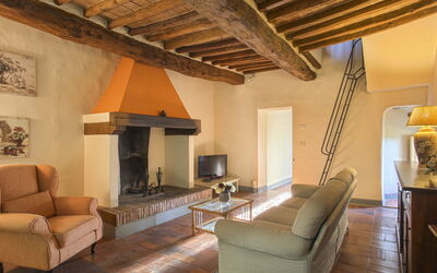 Accommodation:&nbsp;Campiglia 617.5