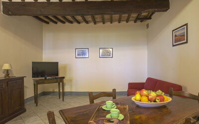 Accommodation:&nbsp;Campiglia 617.4