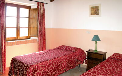 Talpa 626.5: Bedroom, Bed, Room, Furniture, Bed Sheet, Property, Bed Frame, Interior Design, Bedding, Building