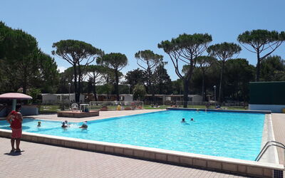 Marina di Bibbona 618: Water, Sky, Property, Plant, Swimming Pool, Azure, Tree, Shade, Building, Rectangle
