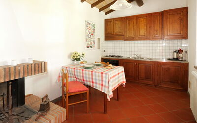 Rosa 609.4: Furniture, Table, Cabinetry, Interior Design, Lighting, Wood, Building, Flooring, Kitchen, Floor