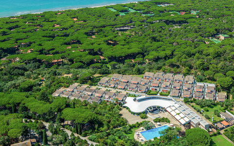 Castiglione della Pescaia 610: Water Resources, Water, Green, Ecoregion, Natural Landscape, Azure, Land Lot, Vegetation, Urban Design, Biome