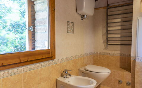Chiusi 607: Brown, Sink, Tap, Property, Plumbing Fixture, Window, Bathroom Sink, Bathroom, Wood