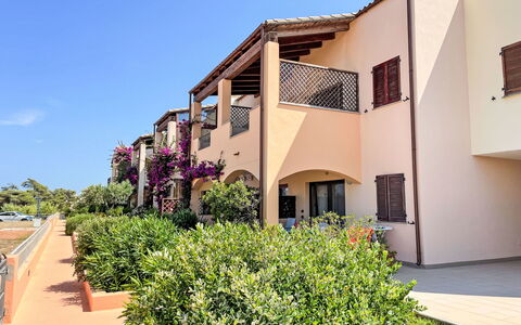 Porto Pozzo 619: Swimming Pool, Outdoor Furniture, Resort, Sunlounger, Shade, Hotel, Resort Town, Thermae, Eco Hotel, Umbrella