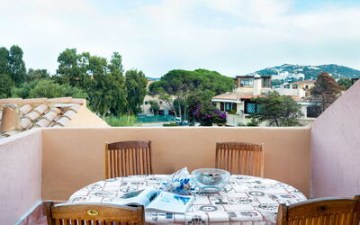 Accommodation:&nbsp;Bougainvillae Mono 616.1