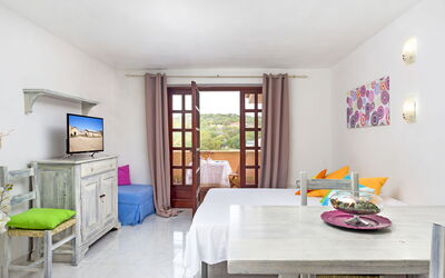 Accommodation:&nbsp;Bougainvillae Mono 616.1
