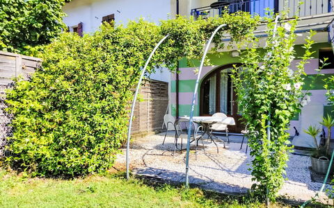 La Morra 601: Plant, Property, Window, Building, Shade, Land Lot, Vegetation, Grass, Cottage, Landscape