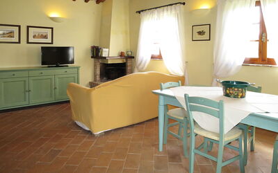 Glicine 601.4: Room, Furniture, Property, Floor, Building, Interior Design, Ceiling, Kitchen, Table, Countertop