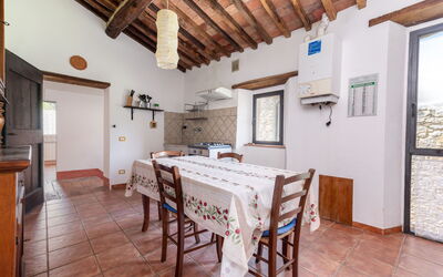 La Casa Antica 601.1: Furniture, Table, Wood, House, Picture Frame, Interior Design, Building, Living Room, Floor, Beam
